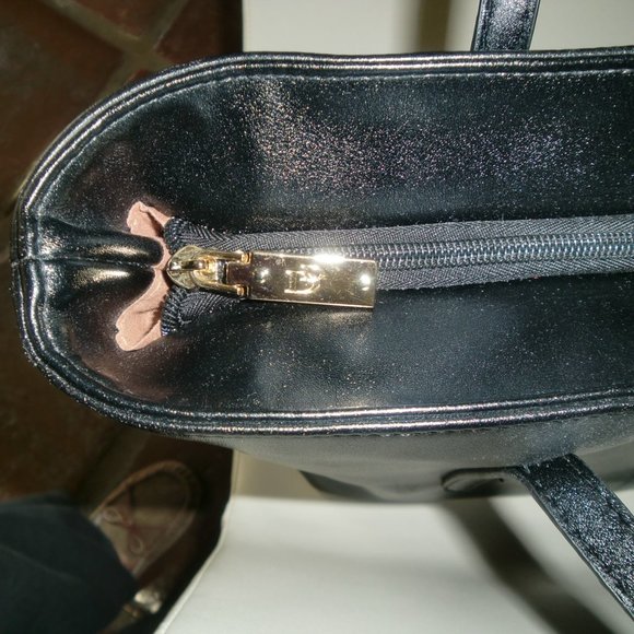 Doria Dore Tote - Picture 5 of 6